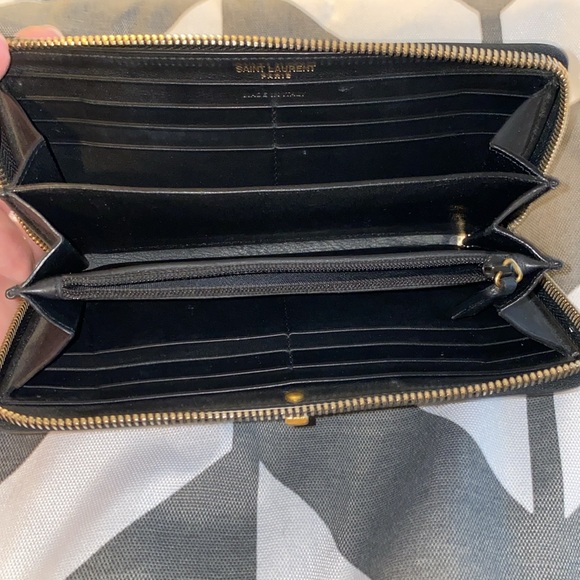 Yves Saint Laurent wallet- Authentic - Picture 3 of 6